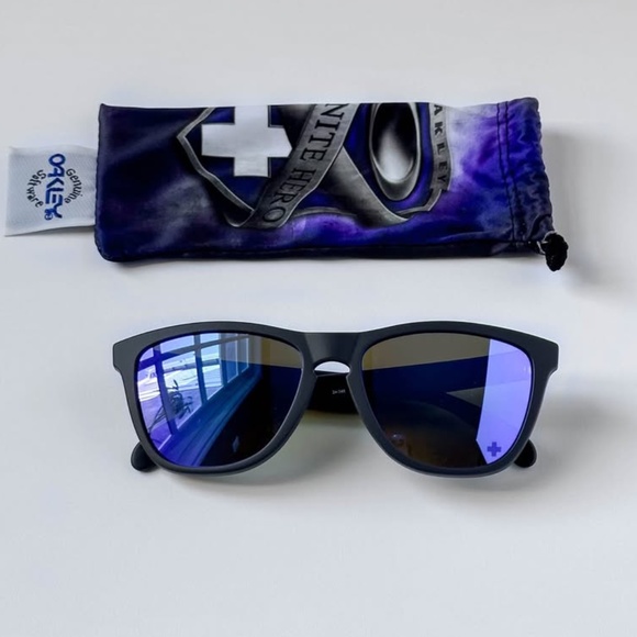 Oakley Frogskins - Infinite Hero Collection - Picture 4 of 4